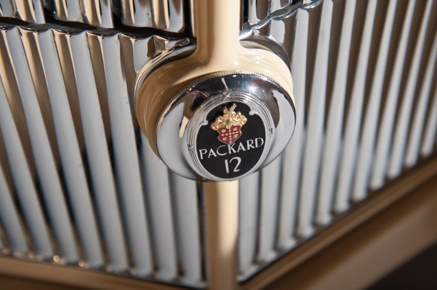  Packard Twelve Convertible Sedan 1934 года  (фото 21 из 44)